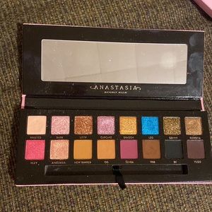Anastasia Beverly Hills Amrezy Eyeshadow Palette